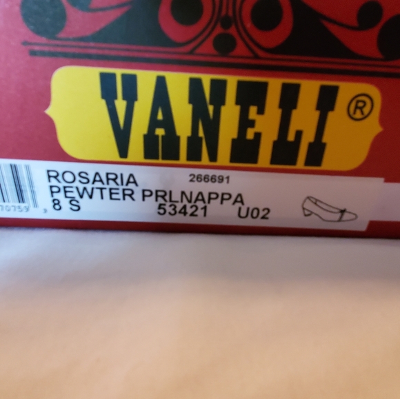 New Vaneli pewter dress shoe.  Size 8S. 1 3/4 heel - Picture 4 of 4